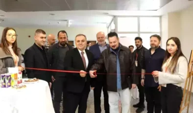 İletişim Zirvesi 2025: Fotoğraf Sergisi ve Panel Düzenlendi