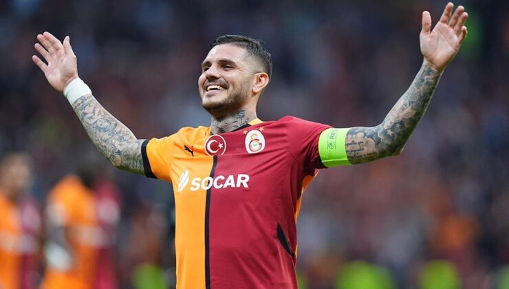 Düştüğü notu görmeniz lazım! Derbi biter bitmez telefona sarıldı
