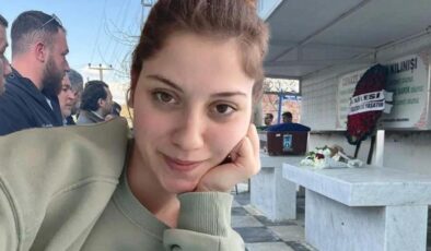Komşusunu öldürdü, bir gün boyunca cesetle kalıp kendini vurdu